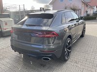 Pogled od pozadi desno