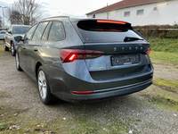 Pogled od pozadi levo