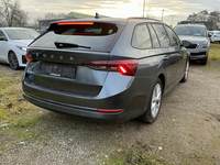 Pogled od pozadi desno