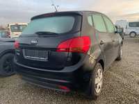 Pogled od pozadi desno