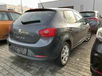 Pogled od pozadi desno