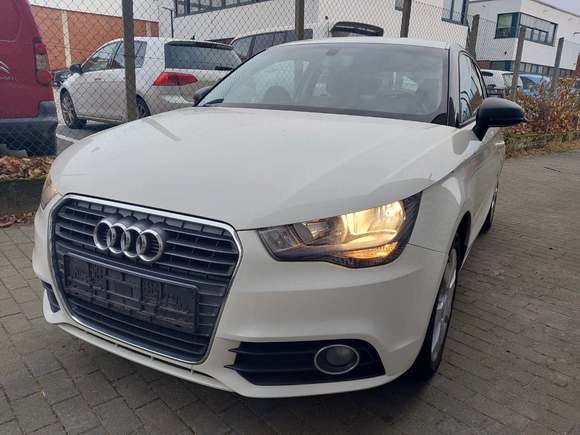 Pogled od napred levo