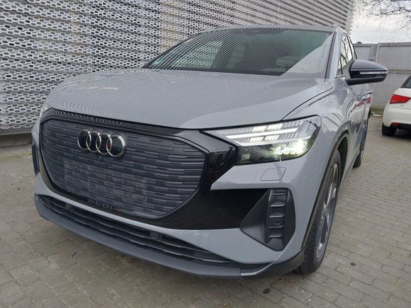 Pogled od napred levo