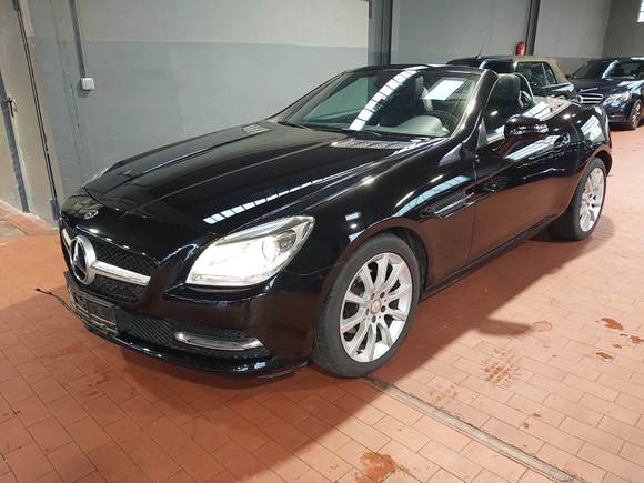 Pogled od napred levo