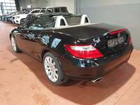 Pogled od pozadi levo