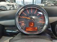 Pogled na kombinovani instrument