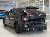 Вид сзади слева