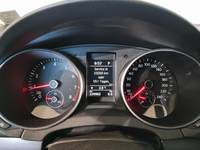 Pohľad na združený prístroj na palubnej doske