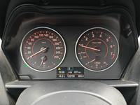 Pohled na přístrojovou desku