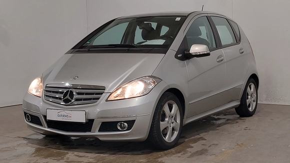 Изглед отпред отляво