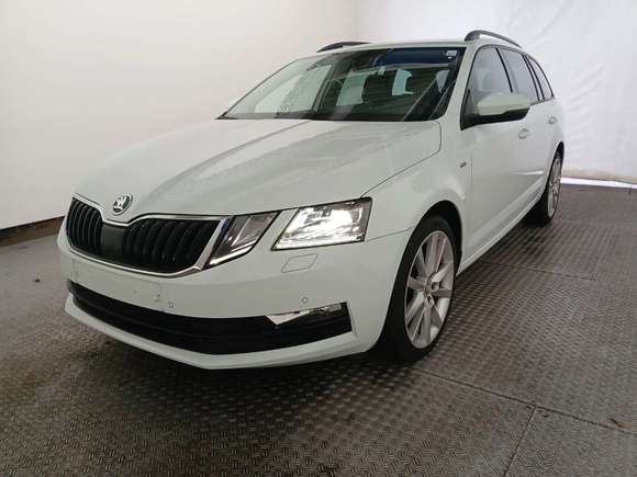 Pogled od napred levo