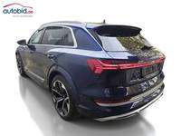 Pogled od pozadi levo