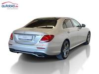 Pogled od pozadi desno