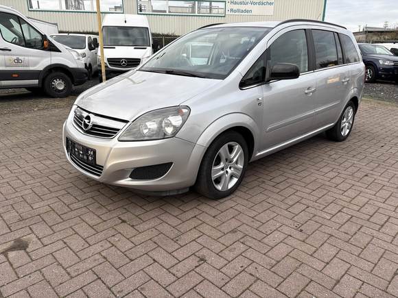 Pogled od napred levo