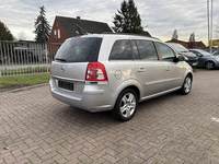 Pogled od pozadi desno