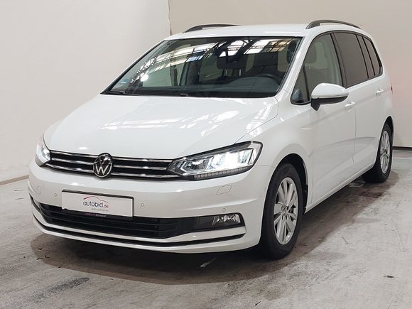 Pogled od napred levo