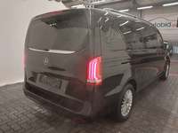 Pogled od pozadi desno