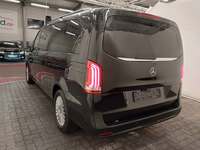 Pogled od pozadi levo