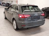 Widok z tyłu po stronie lewej