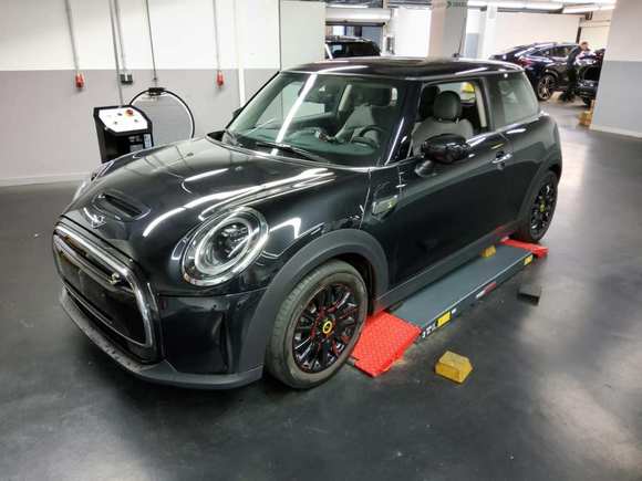 Náhled zpředu zleva