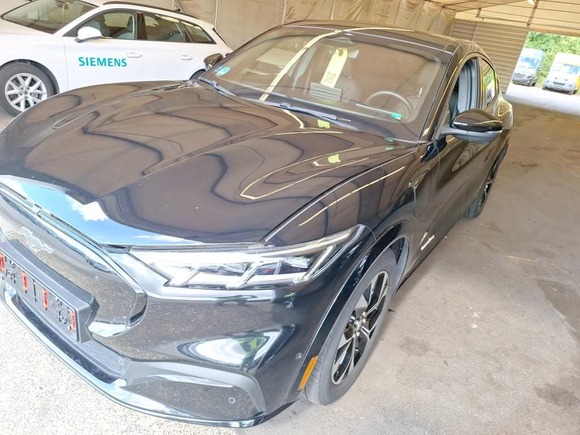 Pogled od napred levo