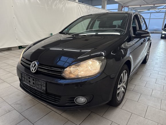 Skats no kreisās puses priekšā