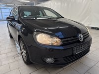 Skats no labās puses priekšā