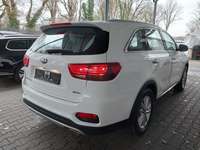 Pogled od pozadi desno