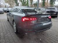 Pogled od pozadi levo