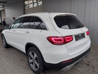 Pogled od pozadi levo