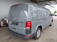 Pogled od pozadi desno