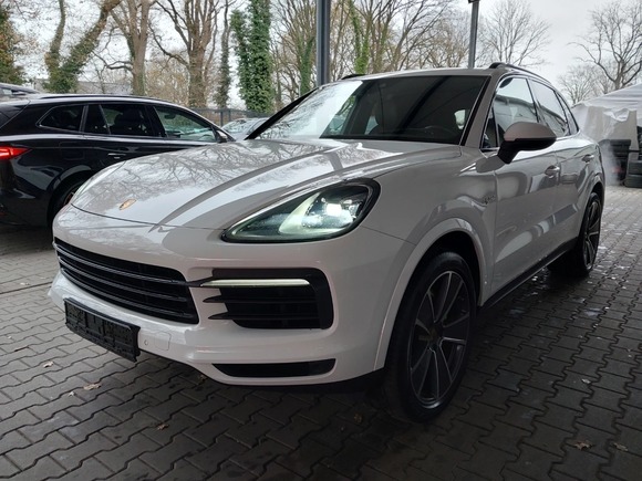 Pogled od napred levo