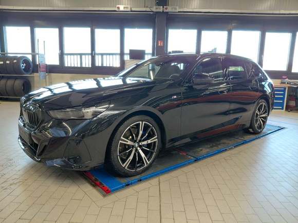 Pogled od napred levo