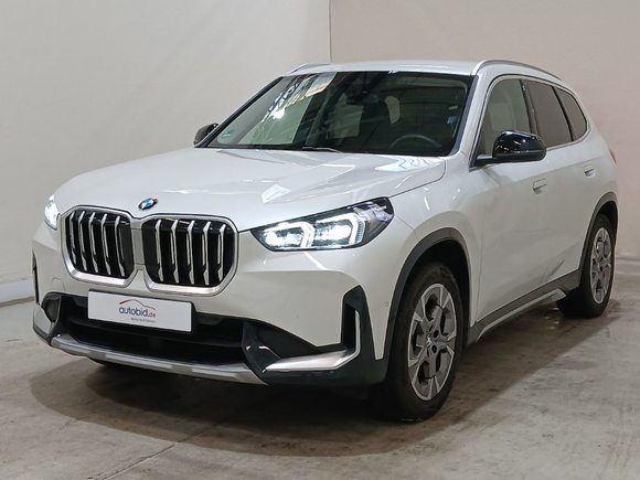 Pogled od napred levo