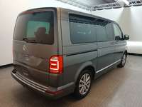 Pogled od pozadi desno