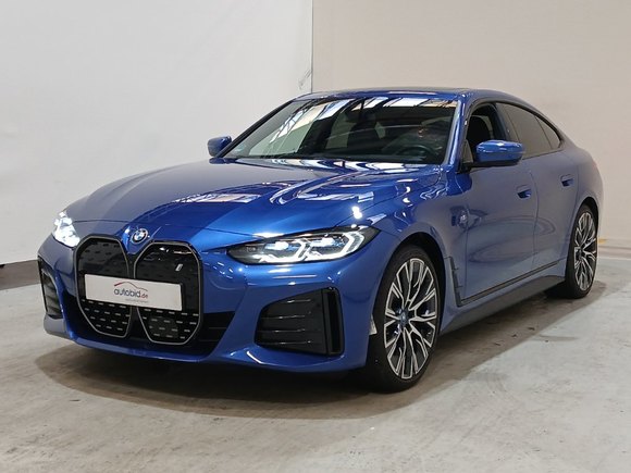 Pogled od napred levo