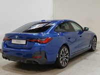 Pogled od pozadi desno