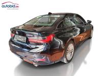 Pogled od pozadi desno