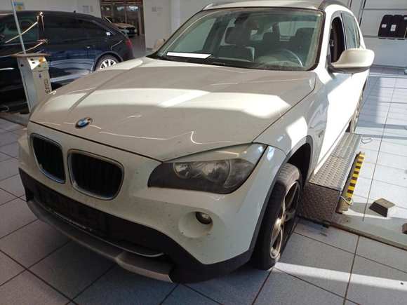 Вид спереди слева