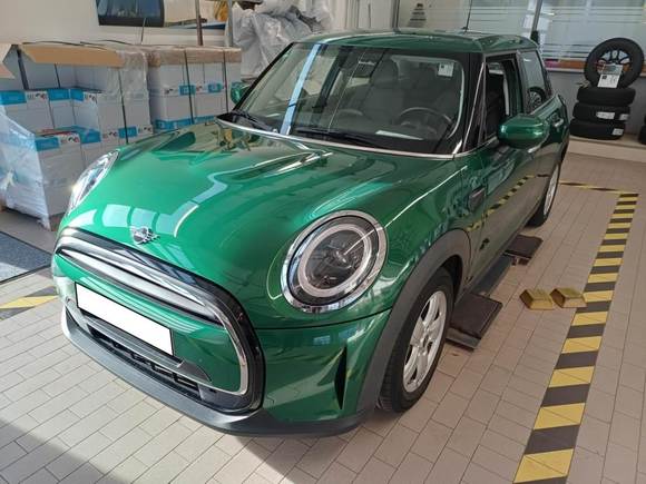 Вид спереди слева