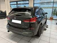 Pogled od pozadi desno