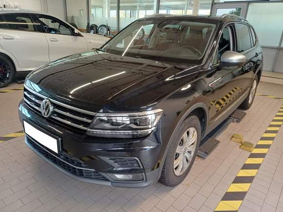 Pogled od napred levo