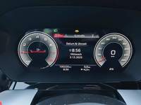 Pohled na přístrojovou desku