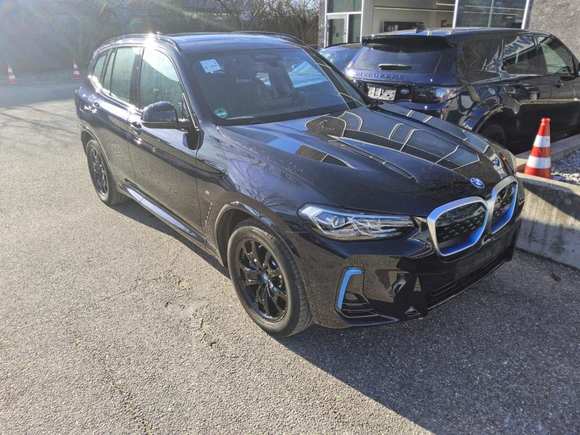 Вид спереди слева