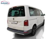 Pogled od pozadi desno