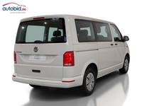 Pogled od pozadi desno