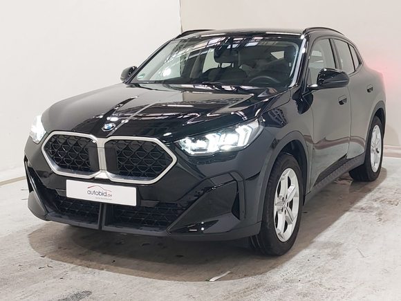 Pogled od napred levo