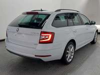 Pogled od pozadi desno