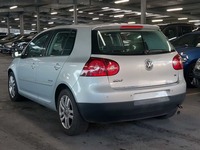 Pogled od pozadi levo