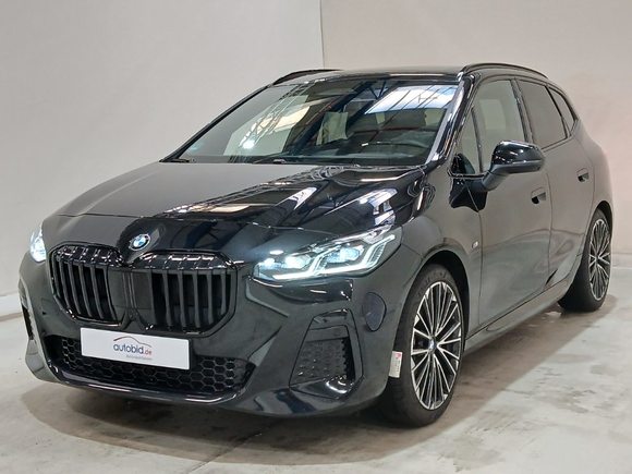 Pogled od napred levo